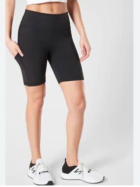 Athleta Size M Medium Ultimate Stash Pocket 7" Short Black